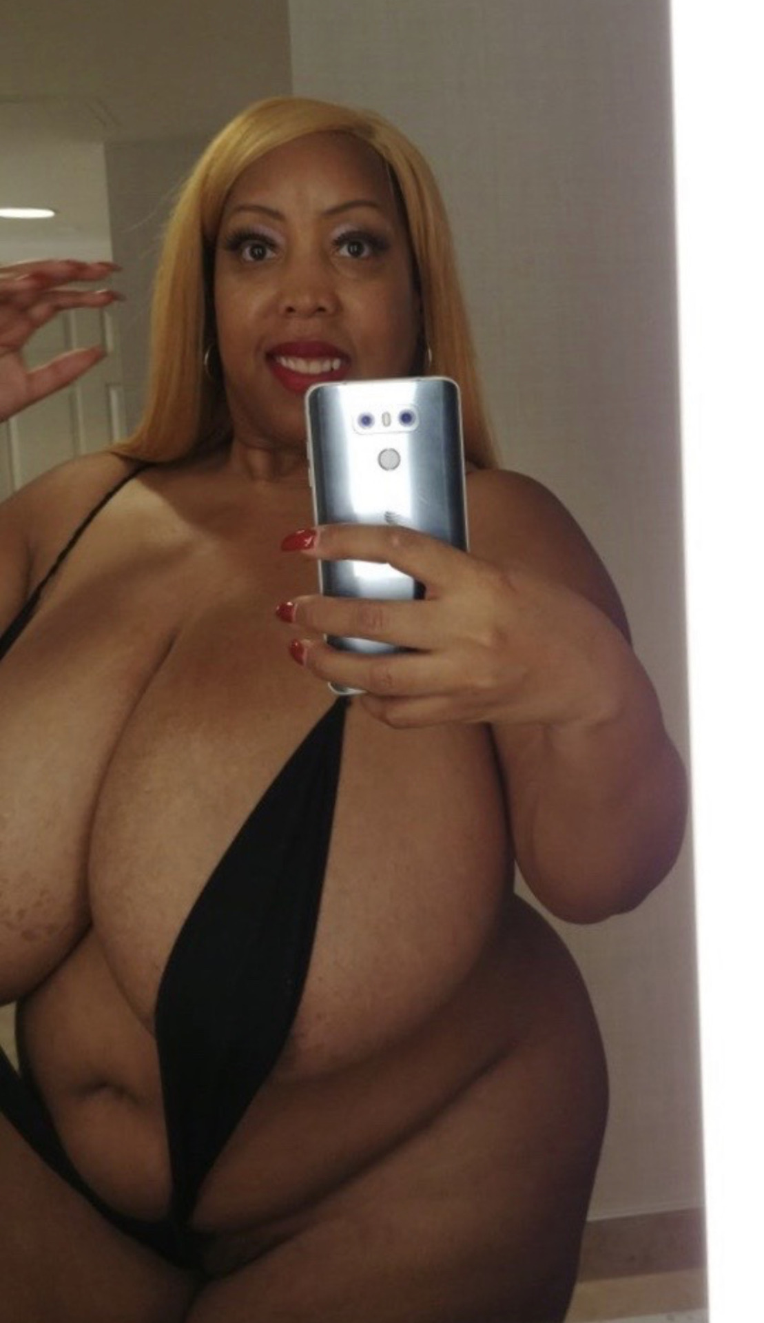 grownwomantitty:ineedssbbw:Ms Deja