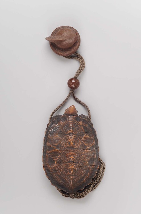 Three-case inro in the form of a tortoiseJapaneseEdo period–Meiji eramid to late 19th century