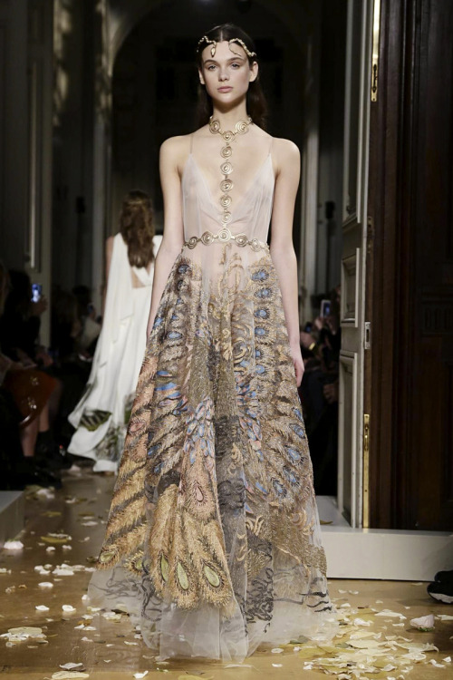 runwayandcouture:Valentino Haute Couture Spring 2016