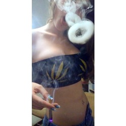 weedporndaily:  @tokerbell96 http://ift.tt/WZVt3D