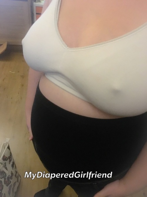 mydiaperedgirlfriend: Getting dressed.