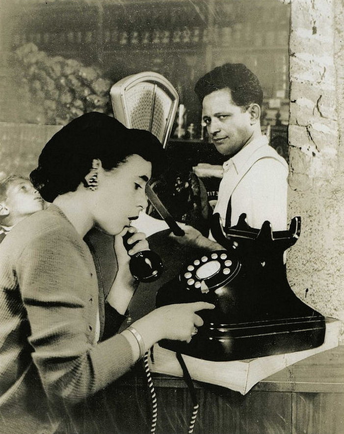design-is-fine:  Grete Stern, Dreams (Sueños), 1949-1950.  Photomontages © 2015