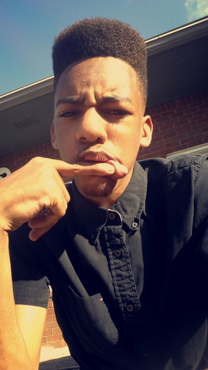 ibmyles:  happy blackout 😊. #blackout 