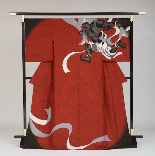 Raijin and Fujin kimono, by MurokafuThose dramatic houmongi were inspired by this very famous screen