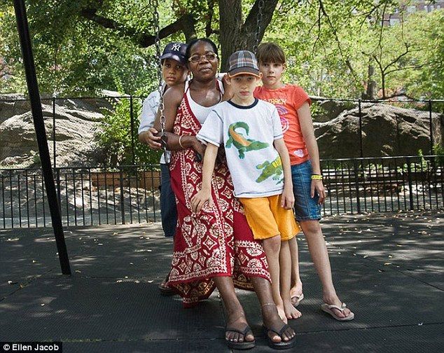 wocinsolidarity:   Black Nannies/White Children: Photo Series Reveals the Racial