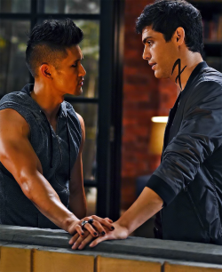 raphaelbane:  magnus &amp; alec in the upcoming season of “shadowhunters” 