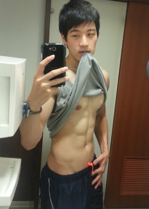 http://gaykoreandude.tumblr.com/post/105130883728