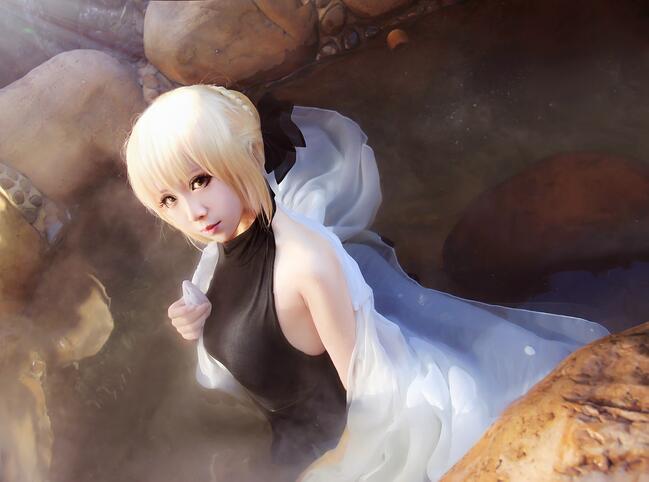 boomjoy:  Fate Stay Night Saber CosplaySource: Fate Stay NightCharacter: SaberCostume