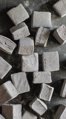 sweetoothgirl:  HEALTHY BLACK VELVET MARSHMALLOWS