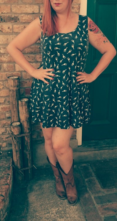 serendipity-creek:  See?? Cotton dress and cowboy boots. Part 1…