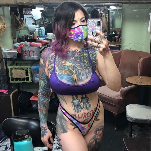 stripper-locker-room:  https://www.instagram.com/brodiegrody/