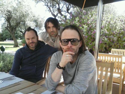 yorkeos:“Albert Fernandez this morning with Nigel Godrich and Thom Yorke (Atoms for Peace)” Photo ta