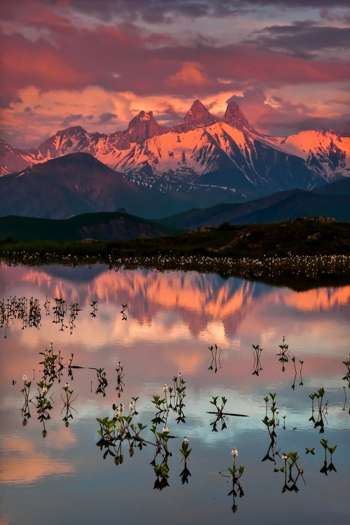 sundxwn:  Sunset on Guichard Lake by Joris Kiredjian 