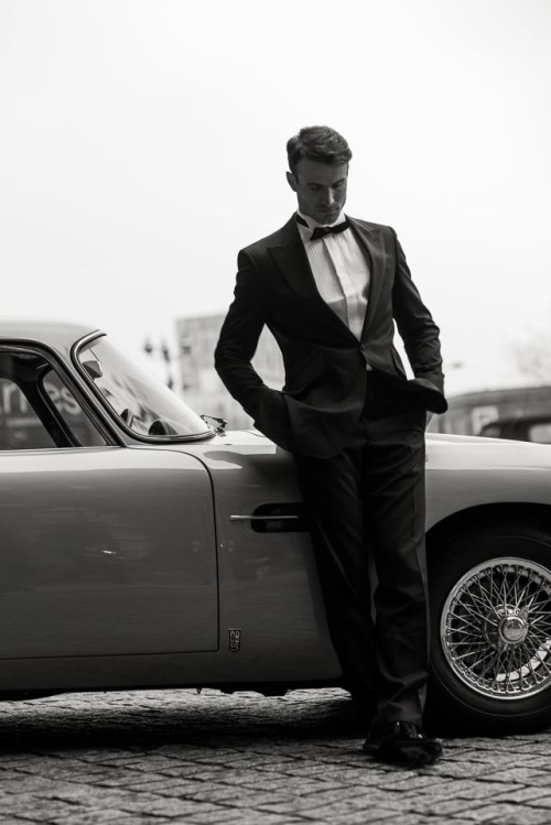 jealousyyouhavetoearn:  Success is the only Option! Going Huge  - a Gentleman’s Blog 