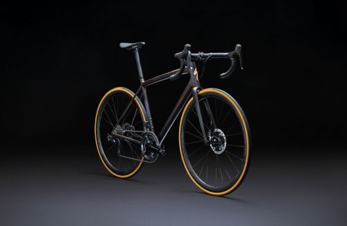 The new Specialized Aethos, which with a full Shimano Dura-Ace get-up, comes in at 6kg…