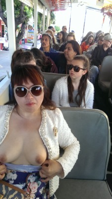 sluttychinesewife:  Open air bus, open air