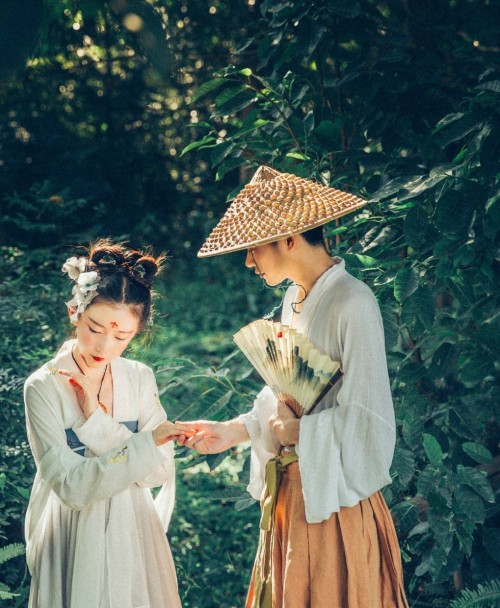 peonypavillion:cr:  弥秋君 &amp; moonsnow Tender reenactments of ancient love by&nbs