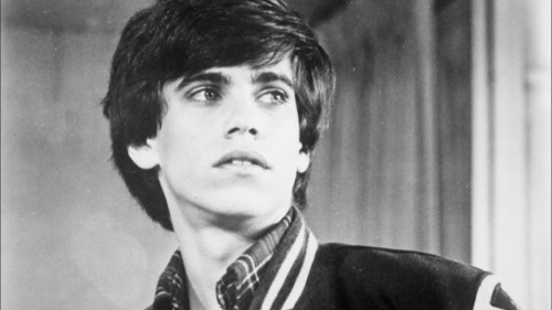 abelincolnsfacialhair:  Robby Benson - another alternate universe Luke Skywalker - has however, aged much better than Mark Hamill… my god… never heard of him i’ll admit, but he was purdy :) 