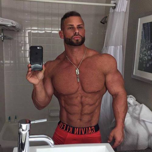 myfavoritemusclemen:  Joey Sergo