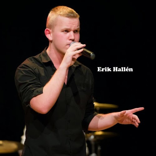 exposehimexposehim:  This cute Swede (Erik Hallén) can also be seen on YouTube, singing (but with clothes, sadly…) YouTube video He wants to be a musical star, by the way: Alingsås tidning. 