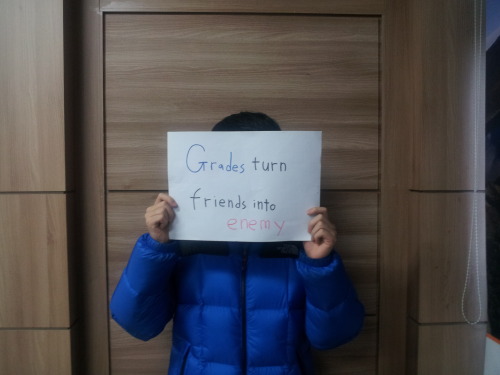 koreanstudentsspeak:Grades turn friends into enemy