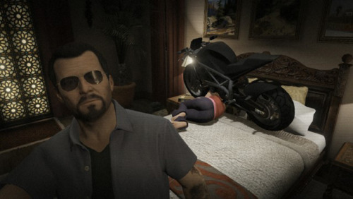 kevmastah:selfies are the best thing to happen to Grand Theft Auto