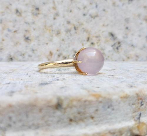 allaboutrings:Vintage 14k Yellow Gold Chalcedony Ring