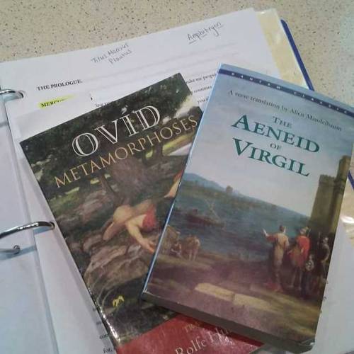 theancientgeekoroman:Guess who has a final paper draft due on Tuesday for their History of Latin Lit