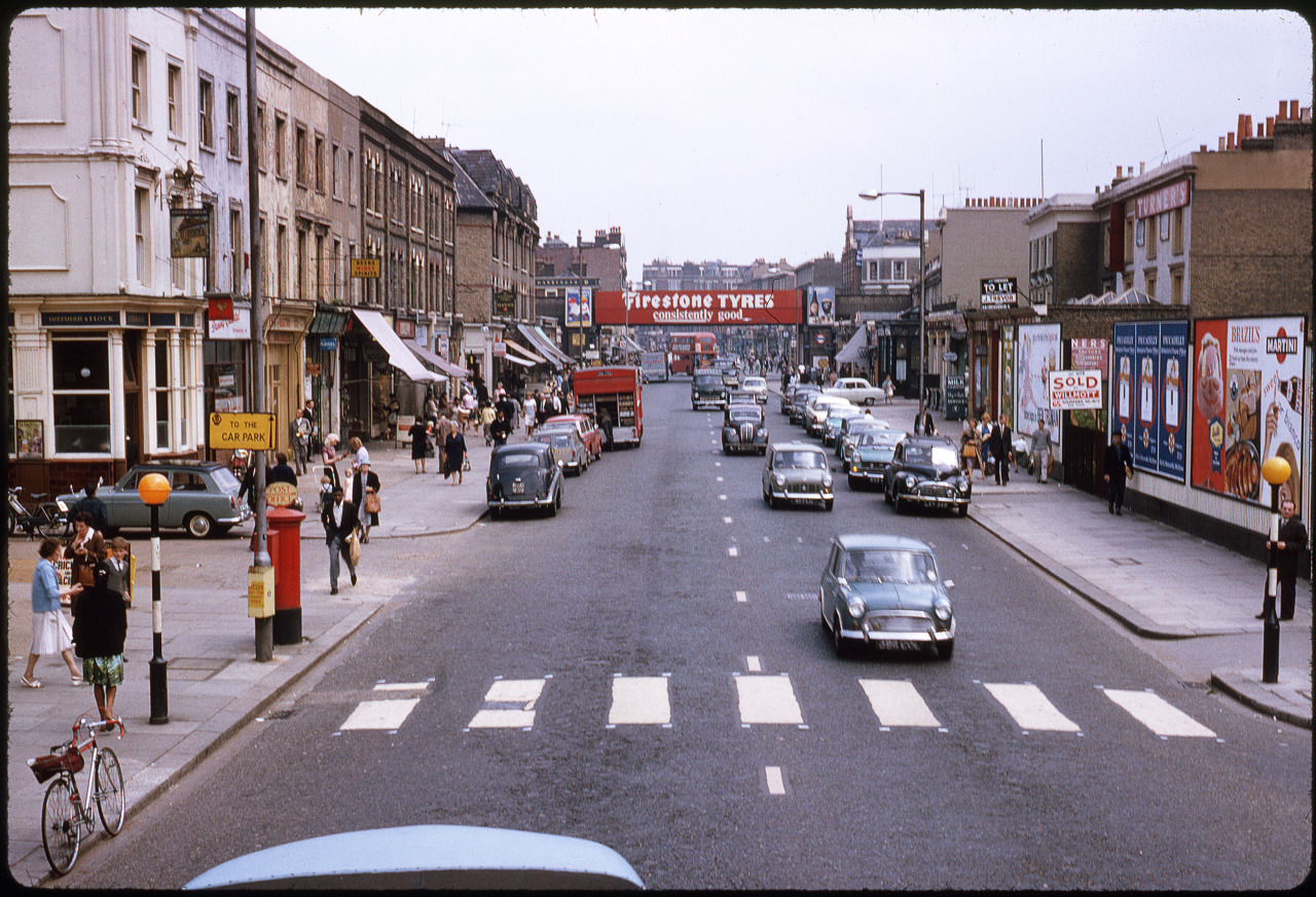 London Tyres.
London street scene, c.1963.
© #NotMyFathersSlides