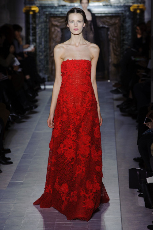 game-of-style:Melisandre - Valentino Haute Couture Spring Summer 2013I’m loving Valentino 