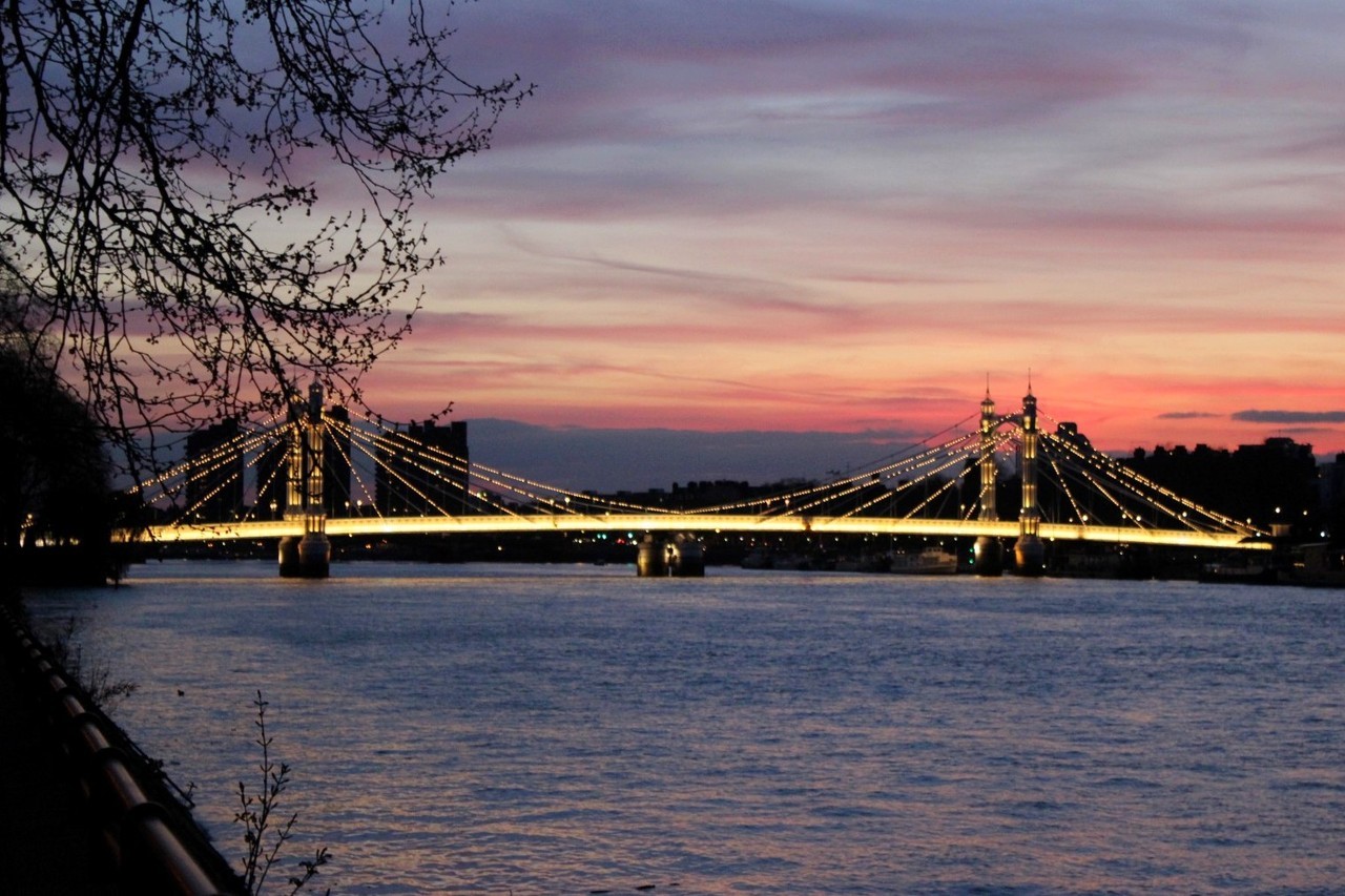 Albert Bridgea quiet winters sunset, the lights went on…
Albert Bridge, Chelsea