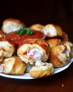 do-not-touch-my-food:  Pretzel Pizza Rolls