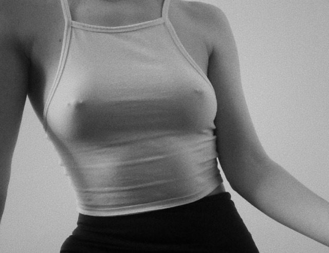 sexybabv:no bra club part two adult photos