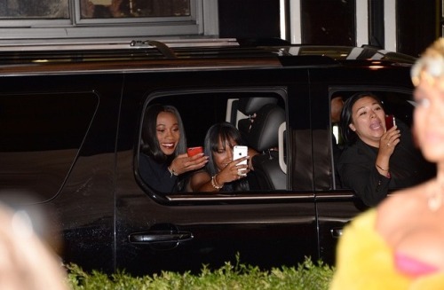 caliphorniaqueen:  diancie:  shadiobrando:  robyncandids:  mdollas11: #ProudParents 😂😂😂😭😭😩😩😩😭😭❤ @ciarrap @jennnrosales #wehere @badgalriri  i love this so much  Awwww this is so cute!!! Like she’s been on the red carpet