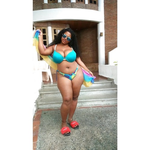 footlong773:  😲😲😲 busty all over