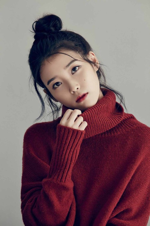 kpophqpictures:[OFFICIAL] IU – Season Greeting 2015 1333x2000