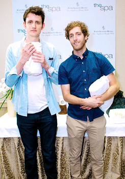 fyeahjareddunn:jimmysmcgill:Thomas Middleditch and Zach Woods.oh no I ship them!It’s really ha