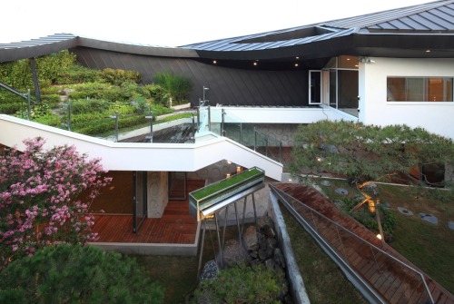 A residence in Korea #ArchitectureDesign by IROJE KHM Architects. http://bit.ly/1JeCvqf #KoreanArchi