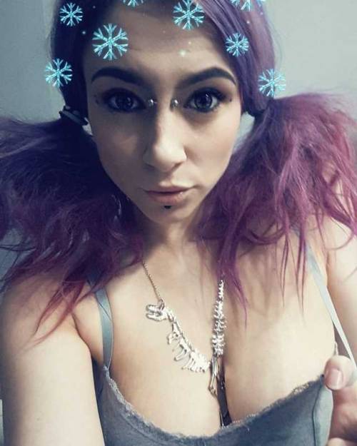 ❄❄❄ #snowflakes #snowflakeday #canadian #trexnecklace #dinosaurswag #piercings #punkrock #alternativegirl #cammodels #adultwork