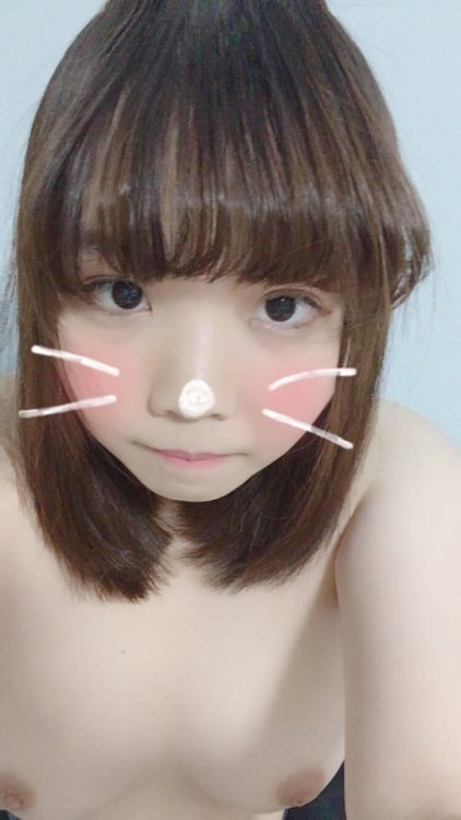 cucaihuyenthoai: Xinh xinh cute vậy thôi :3 Tuổi trẻ tài cao nè