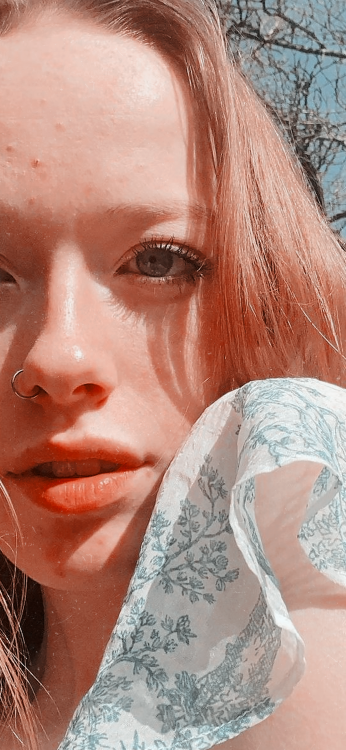 amybeth mcnulty ; simple lockscreenslike/reblog | @spearbinsung