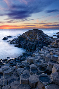 libutron:  Shaped by imagination | ©Giacomo Ciangottini  (Giant’s Causeway, Co. Antrim, near Bushmills, Northern Ireland) The Giant’s Causeway, renowned for its polygonal columns of layered basalt, is the only World Heritage Site in Northern Ireland.