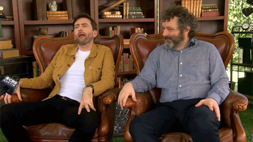 mizgnomer:David Tennant and Michael Sheen making each other laugh (during Good Omens promotion)