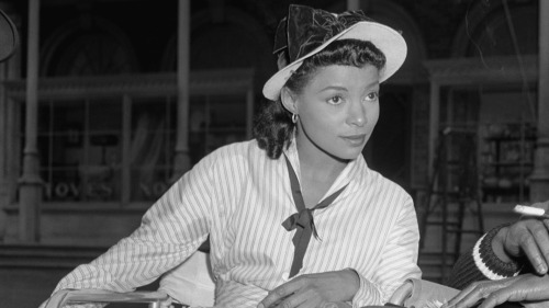 glovesinthesummertime:  stagesandpages:   The kind of beauty I want most is the hard-to-get kind that comes from within - strength, courage, dignity.  Ruby Dee, October 27, 1922 – June 11, 2014  Happy Birthday to this beautiful woman.  