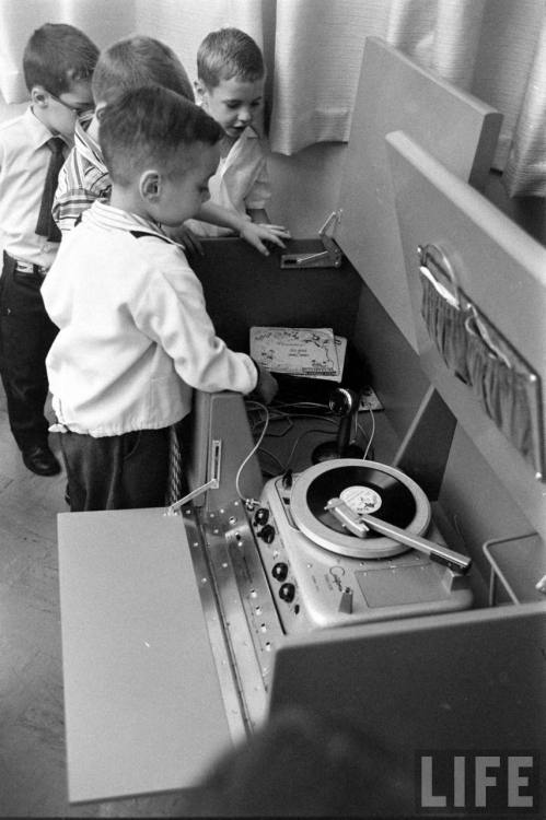 Chicago students explore remodeled school room with AV equipment (Michael Rougier. 1959)