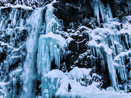 Franklin Falls on a winter morning