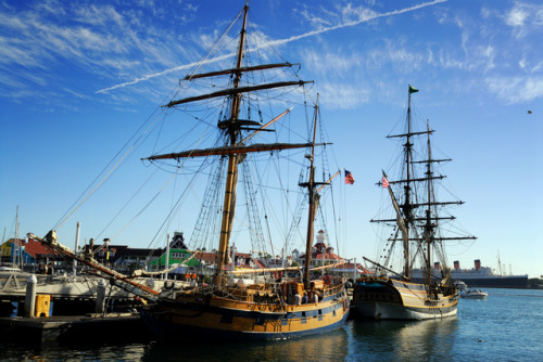 lokifenokee: The Lady Washington The Lady Washington is a 99 ton brig, built as a full scale replica