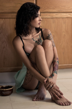 itsall1nk:  More Hot Tattoo Girls athttp://hot-tattoo-girls.blogspot.com