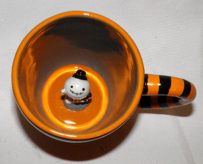 woodsmokeandpumpkins:  Halloween Mugs, from Ghoul Gallery 