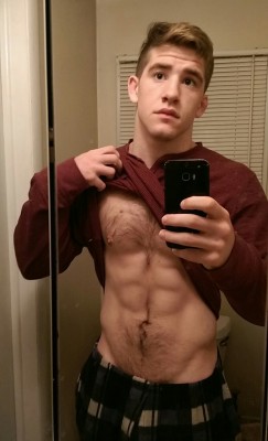 straightdudesexposed:  Hung Stud - SubmissionSuch a hottie. Thanks for the submission xxAnd anyone who knows this guy/the guy who submitted this to me can inbox me rn before my pussy explodes. Thanks xx